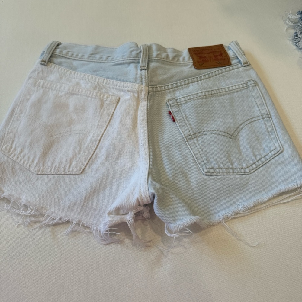 Levi rare find jean shorts